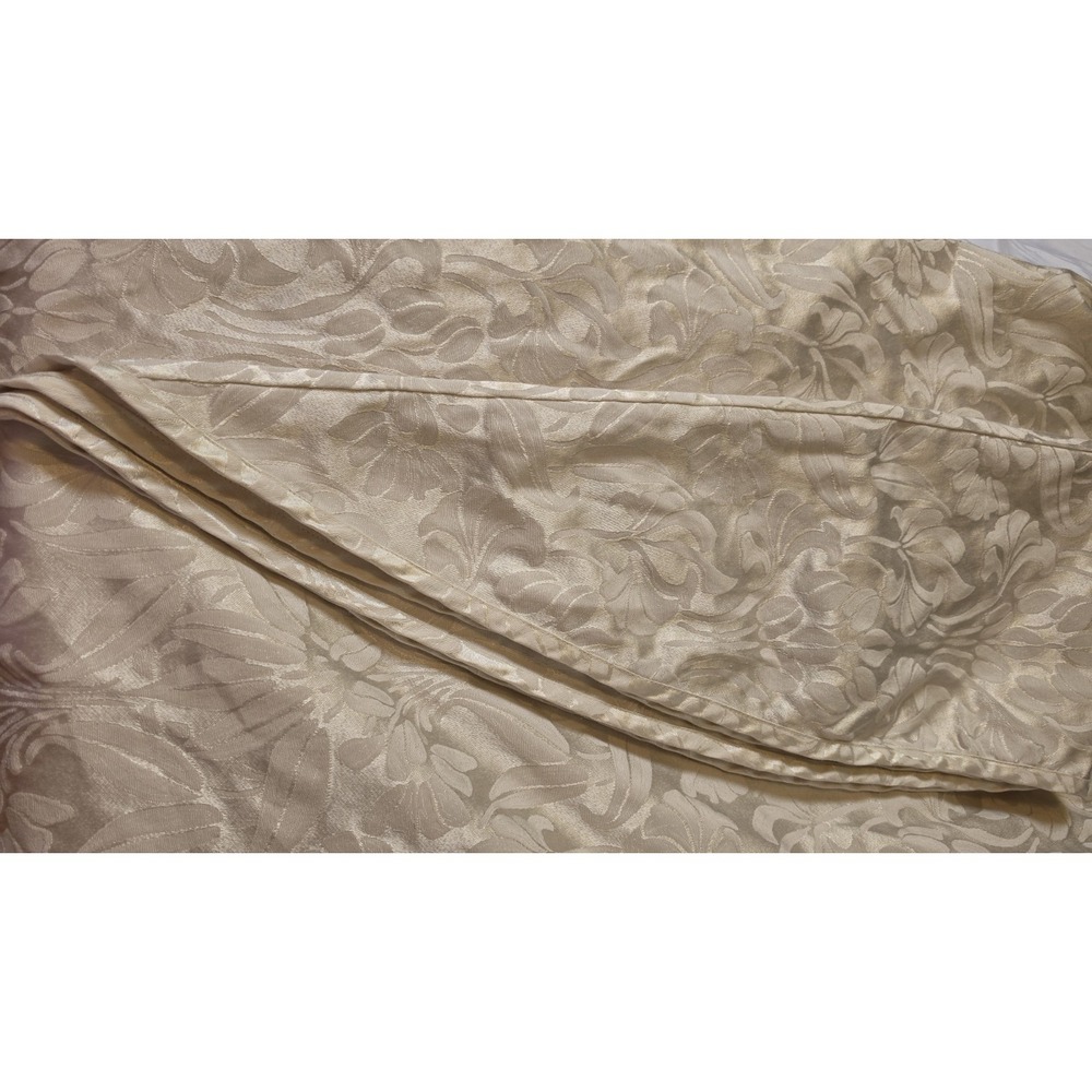 VTG 2005 Waterford Linens Damask Tablecloth 84 x 64 Oblong Cream Champagne